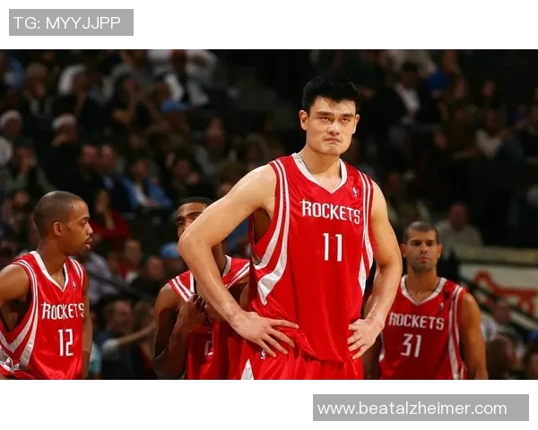 姚明因伤接受专业按摩疗程助力恢复状态重返赛场