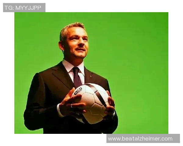 外国足球明星身着西装的魅力瞬间展现时尚与风采的完美结合