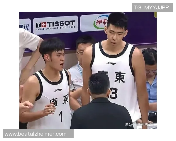 篮球明星在比赛后扔掉衣服的视频引发热议网友纷纷评论其背后的故事与情感 篮球明星在比赛后扔掉衣服的视频引发热议网友纷纷评论其背后的故事与情感
